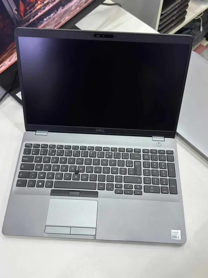 Dell Precision 3551 (image 4)