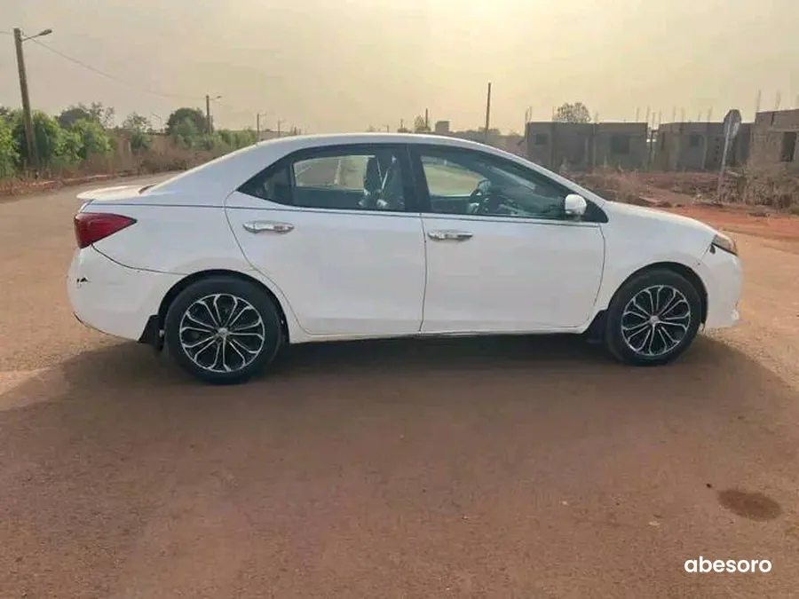 Toyota Corolla S 2014 (image 3)