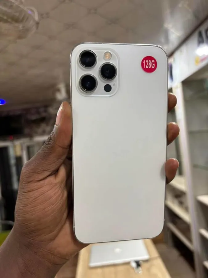 iPhone 12 Pro Max Face ID off (image 2)