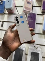 Samsung galaxy Z Fold4 256gb 12ARM 1SIM avec ESIM (thumb image 2)