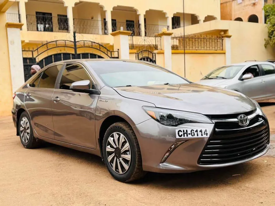 Toyota Camry LE Hybride 2016 (image 6)