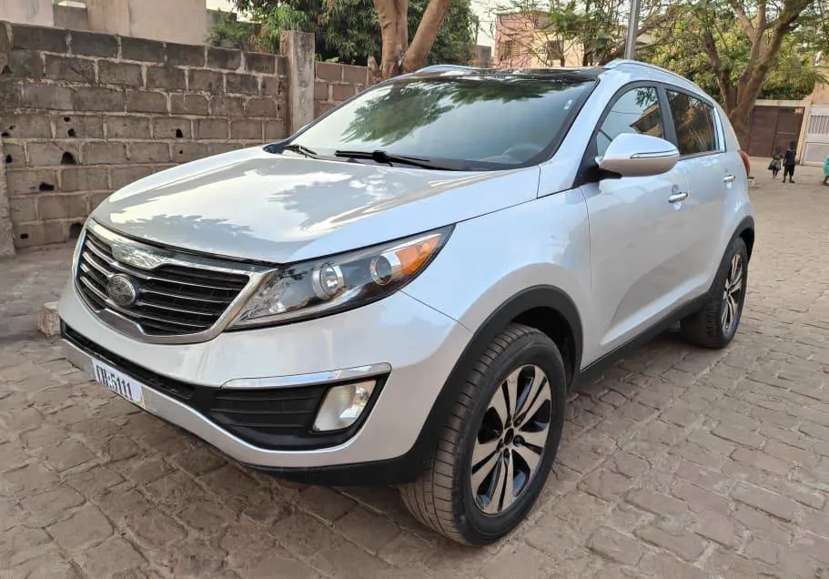 KIA SPORTAGE ANNÉE 2011 ESSENCE AUTOMATIQUE (image 2)