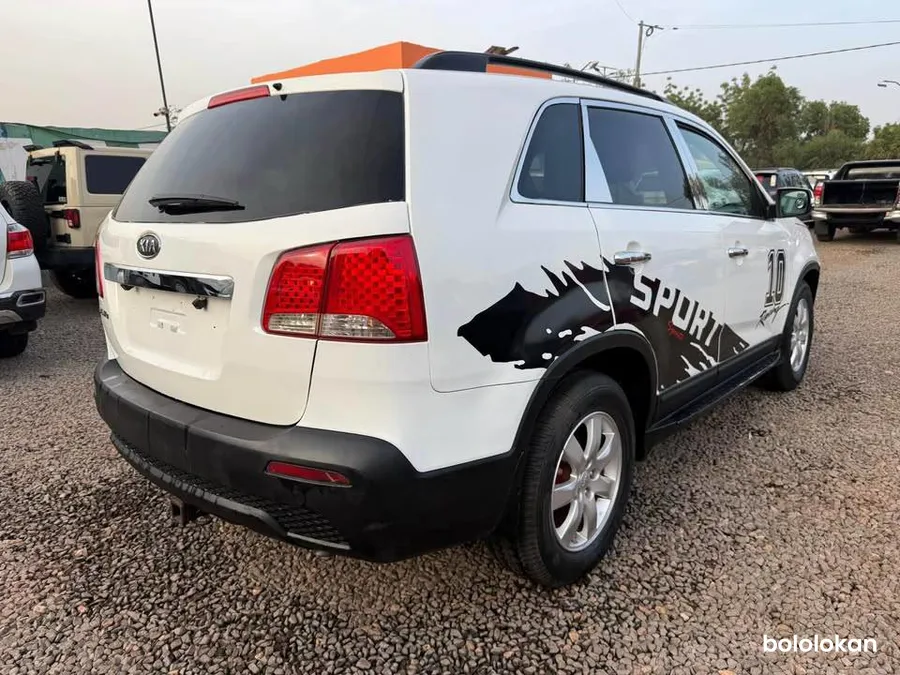 Kia Sorento 2012 (image 6)