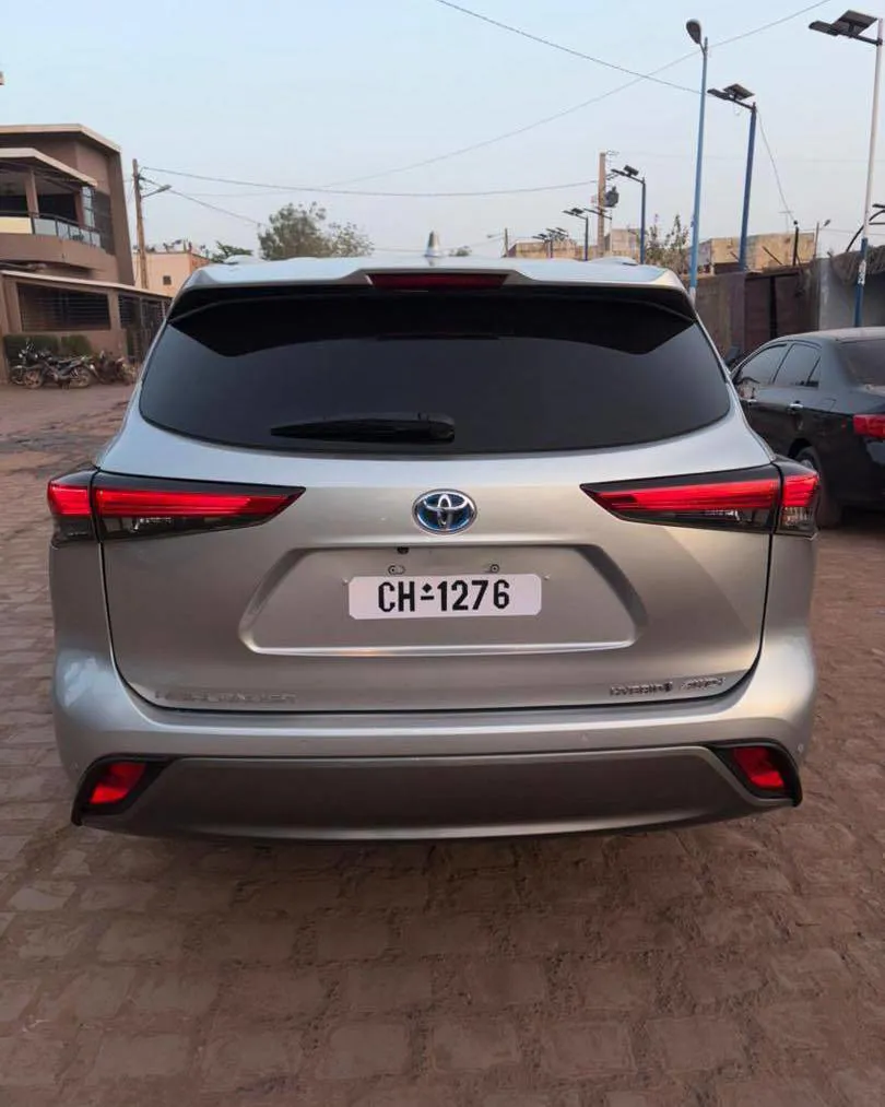 TOYOTA HIGHLANDER HYBRID ANNÉE 2022 (image 3)