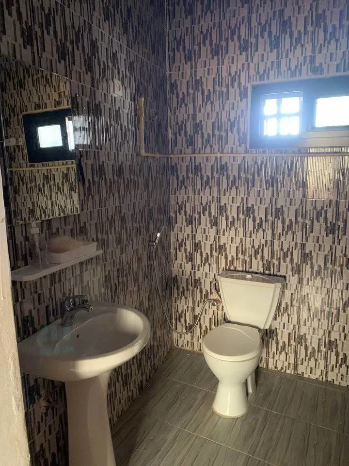 APPARTEMENT À LOUER À YIRIMADIO – BORD DU GOUDRON (image 6)