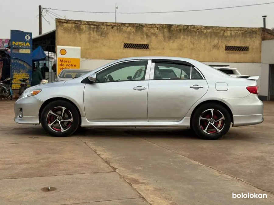 TOYOTA COROLLA LE 2013 (image 3)