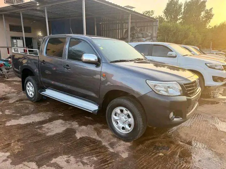 Toyota Hilux 2013 (image 3)