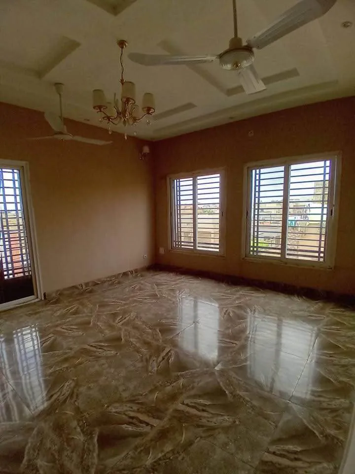 Appartement à louer ( au rez-de-chaussée) (image 2)