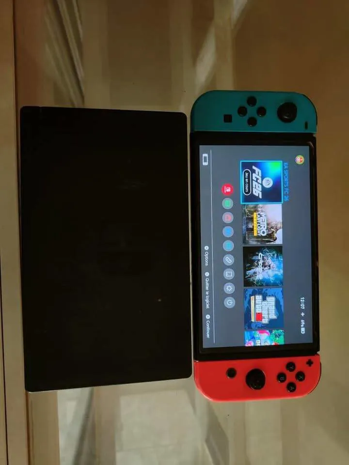 Nintendo Switch OLED (image 3)