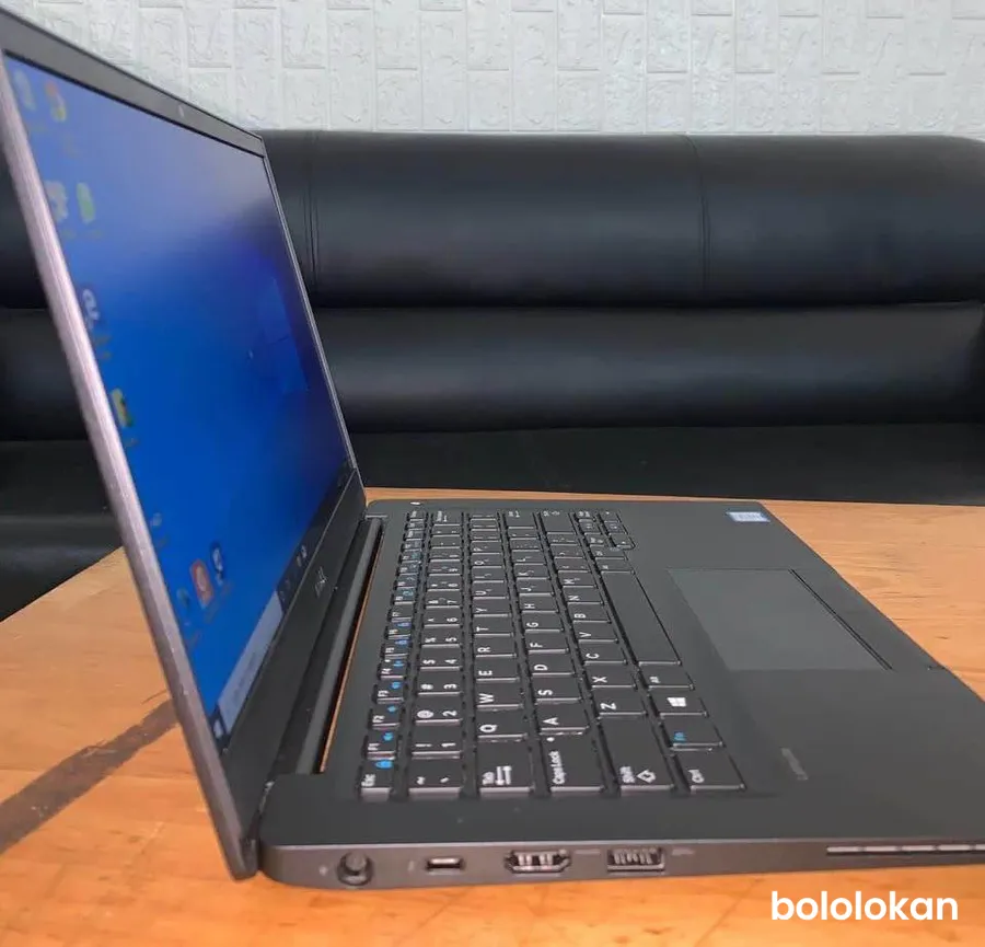 Dell Latitude E7380 (image 2)
