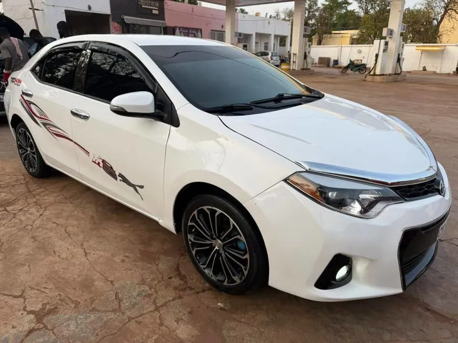 TOYOTA COROLLA S 2015 (image 3)