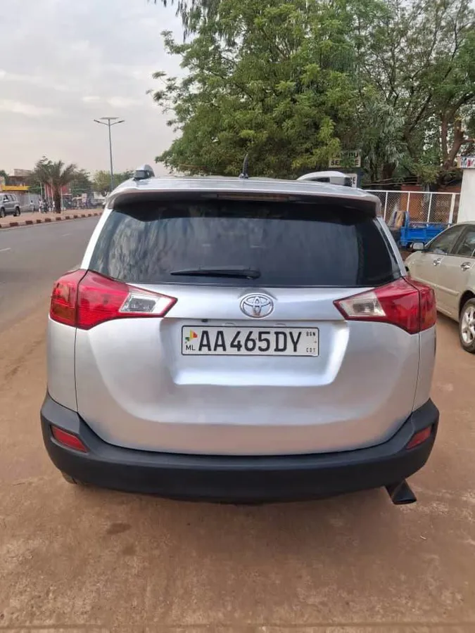 Toyota rav4 2014 très propre (image 5)