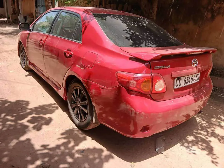 Toyota Corolla S année 2010 (image 6)