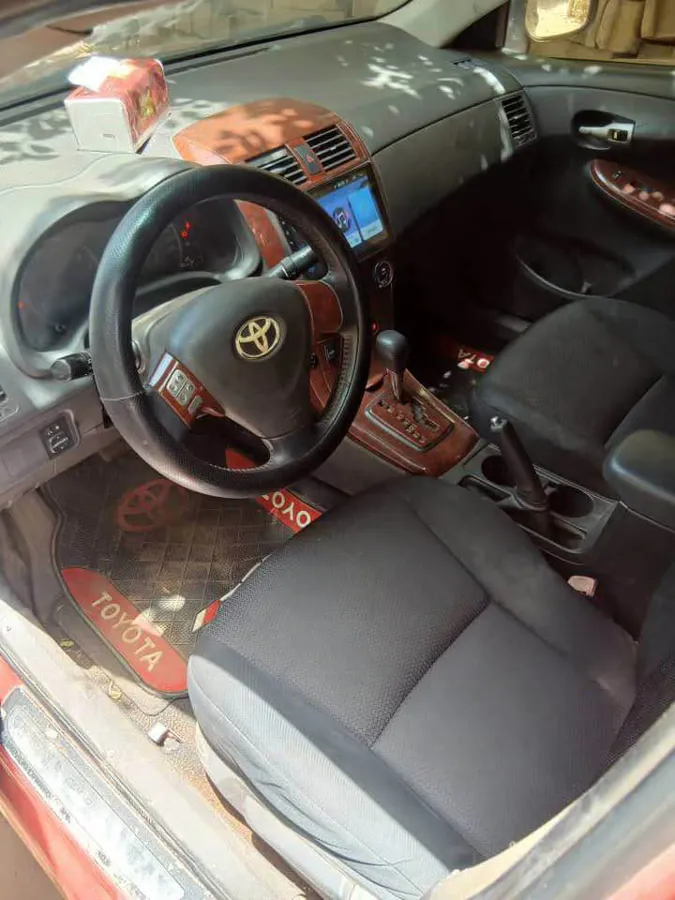 Toyota Corolla S année 2010 (image 2)