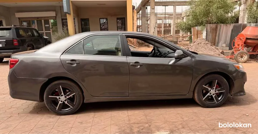 Toyota Camry 2014 (image 6)