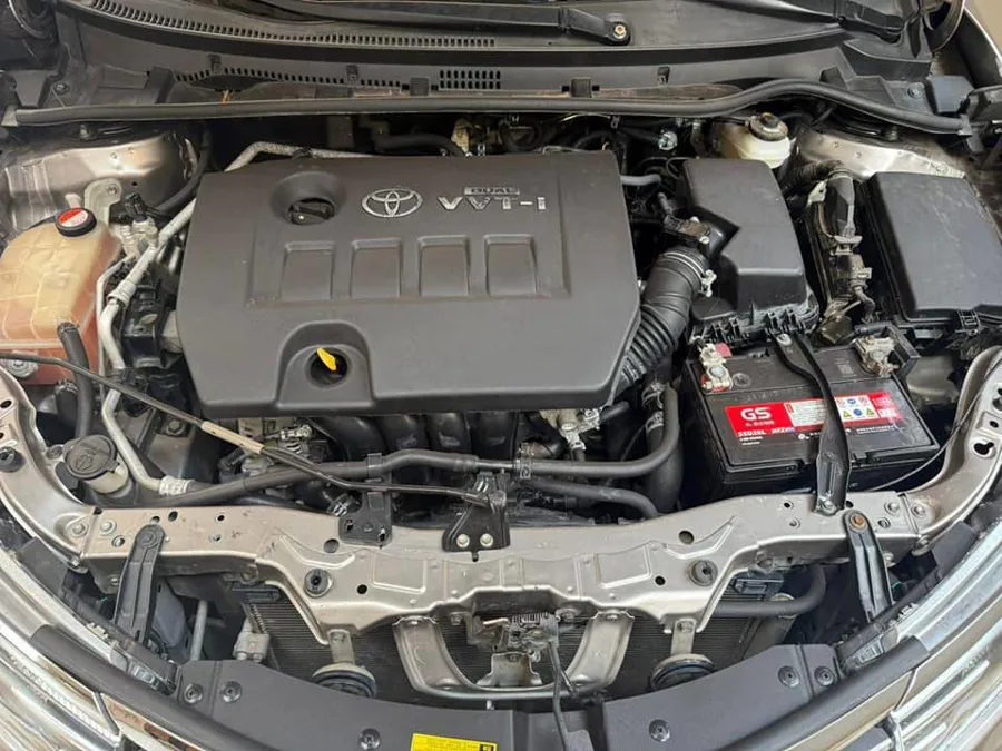 Toyota Corolla S année 2016 (image 5)