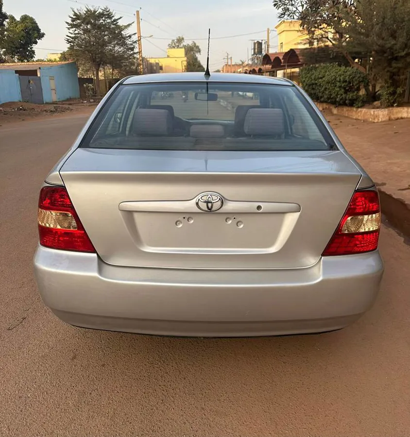 Corolla alpha 2005 (image 3)