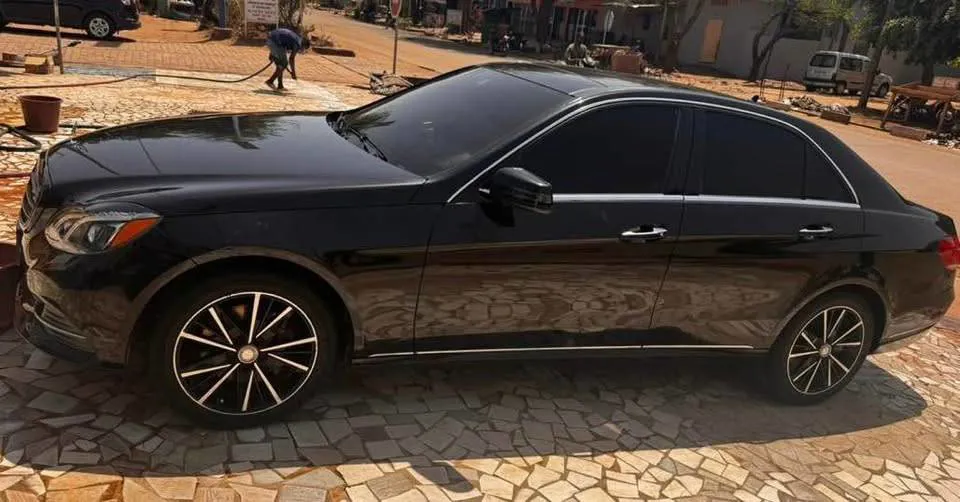 Mercedes E350 4 Matic (image 4)