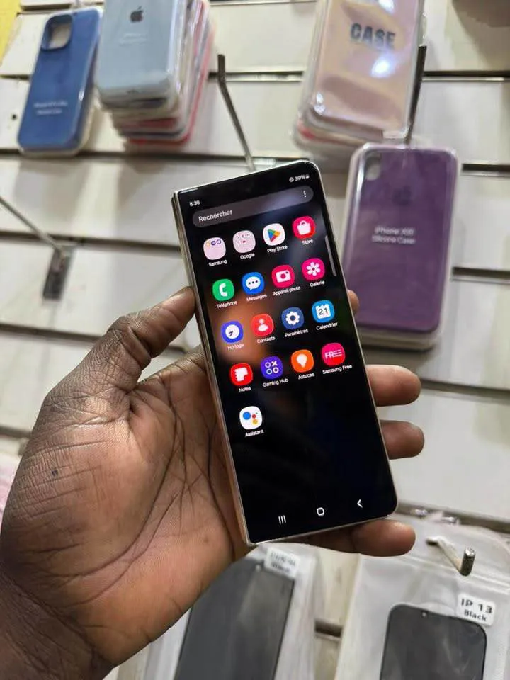 Samsung galaxy Z Fold4 256gb 12ARM 1SIM avec ESIM (image 4)