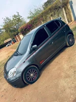 Toyota Yaris 2005 exellent état (thumb image 4)