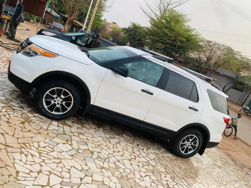 FORD EXPLORER 2013 au revoir (image 8)