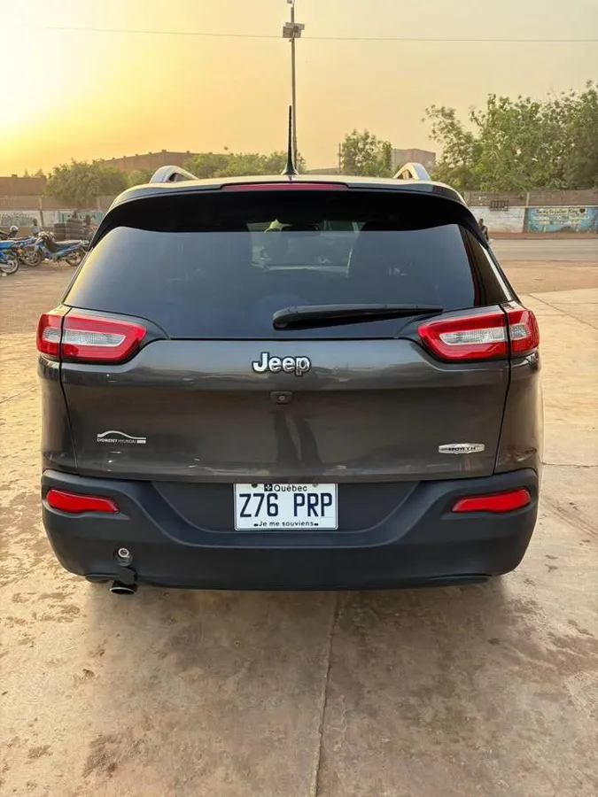 Jeep Cherokee Année 2015 (image 10)