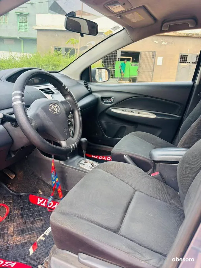Toyota Yaris Berline (image 8)