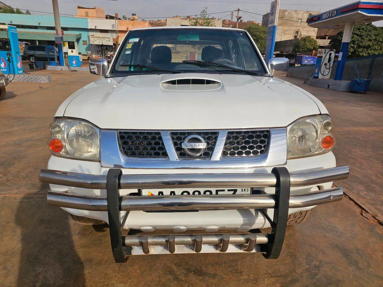 Nissan bâche double cabinet très propre diesel (image 1)