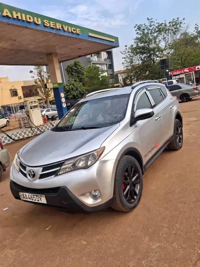 Toyota rav4 2014 très propre (image 1)
