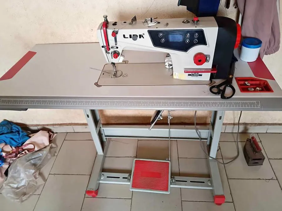 Machine a coudre (image 2)