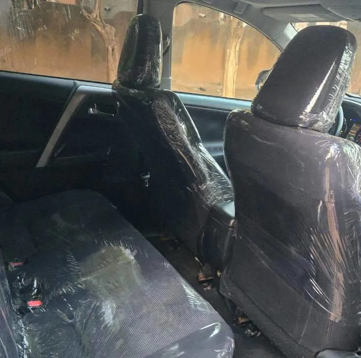 TOYOTA RAV4 XLE HYBRID ANNÉE 2016 (image 6)