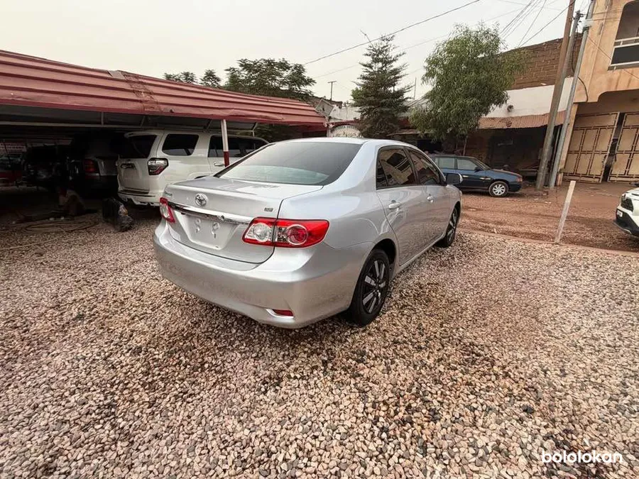 Toyota Corolla LE année 2012 (image 6)