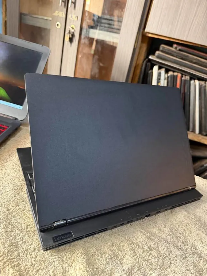 Lenovo LÉGION intel core i5 8th gen (image 5)