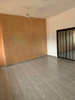 APPARTEMENT À LOUER À YIRIMADIO – BORD DU GOUDRON (thumb image 4)