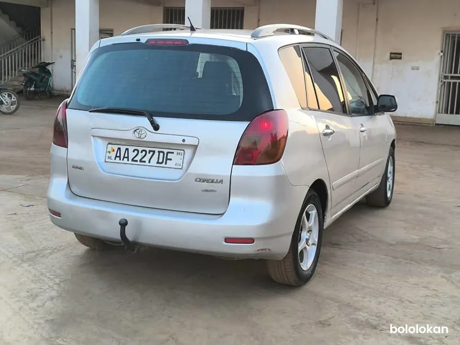 Toyota corolla verso 2005 (image 7)