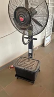 Ventilateur avec vaporisateur d’eau (thumb image 1)