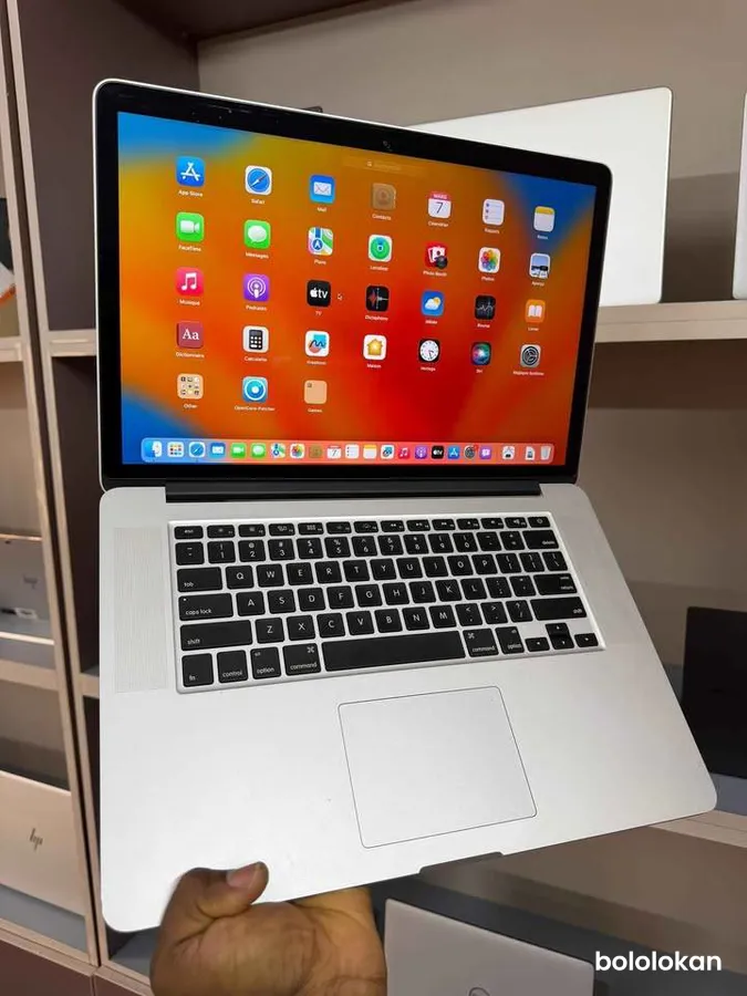 Apple MacBook Pro Retina 15” (image 3)