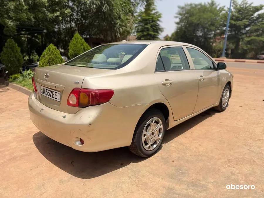 TOYOTA COROLA LE (image 3)