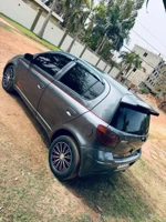 Toyota Yaris 2005 exellent état (thumb image 8)