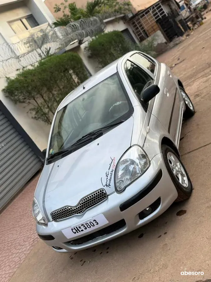 Toyota yaris 2005 (image 2)