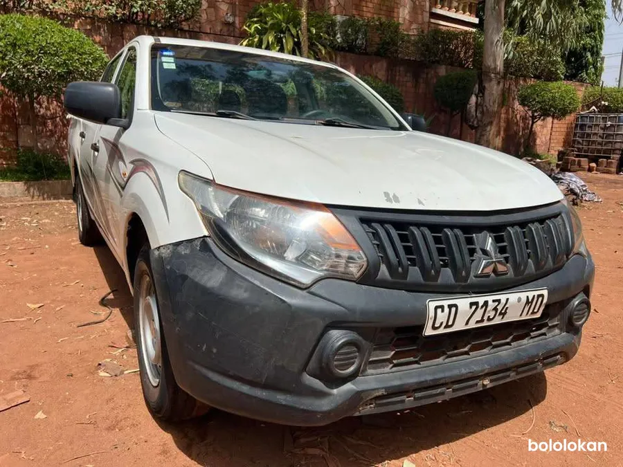 Mitsubishi L200 Année 2016 (image 7)