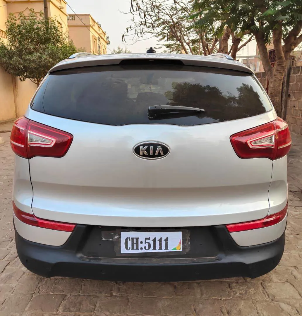 KIA SPORTAGE ANNÉE 2011 ESSENCE AUTOMATIQUE (image 4)