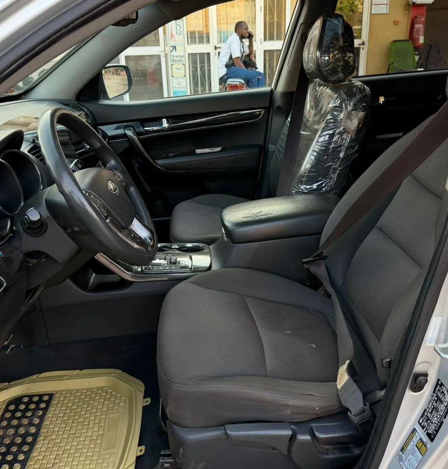 KIA SORENTO ANNÉE 2012 (image 7)