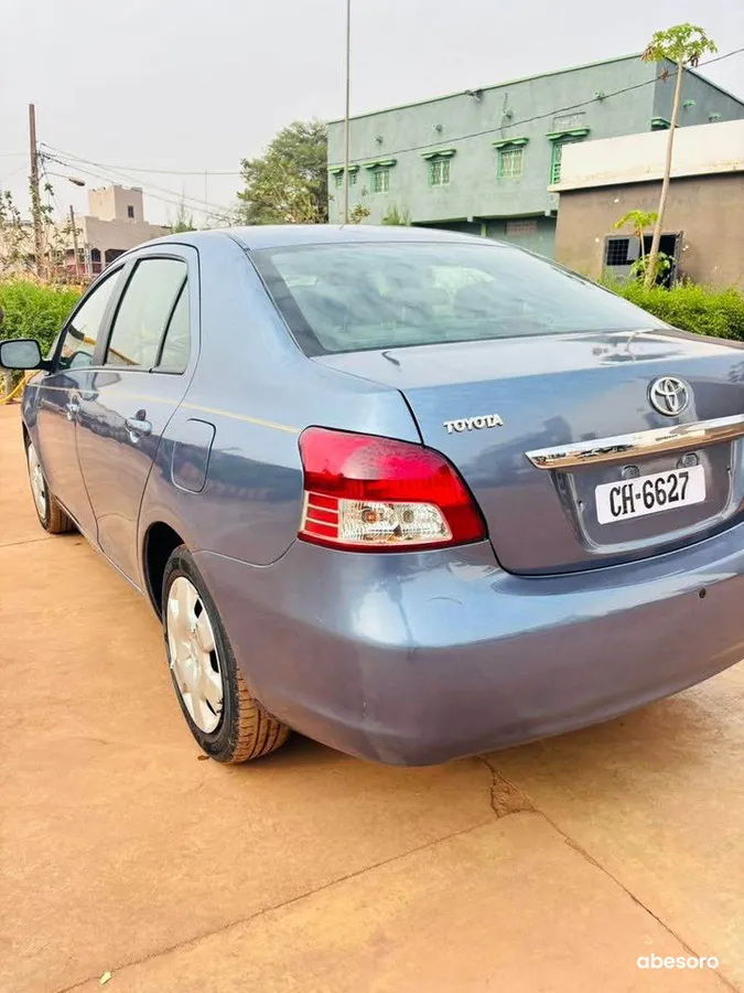 Toyota Yaris Berline (image 1)