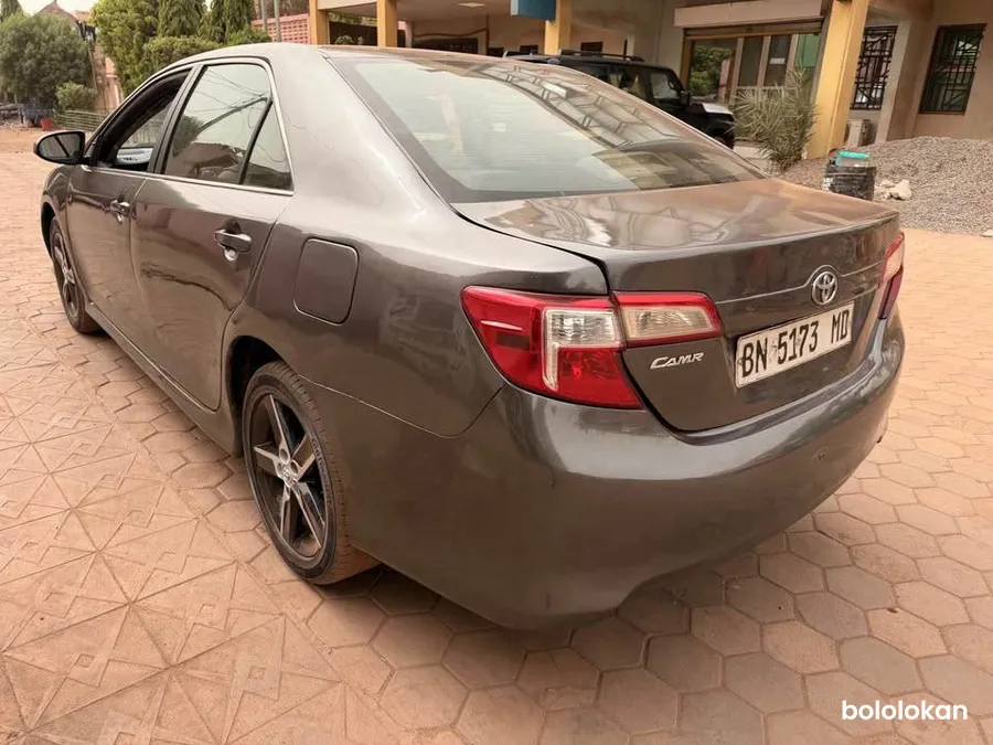 Toyota Camry 2014 (image 4)