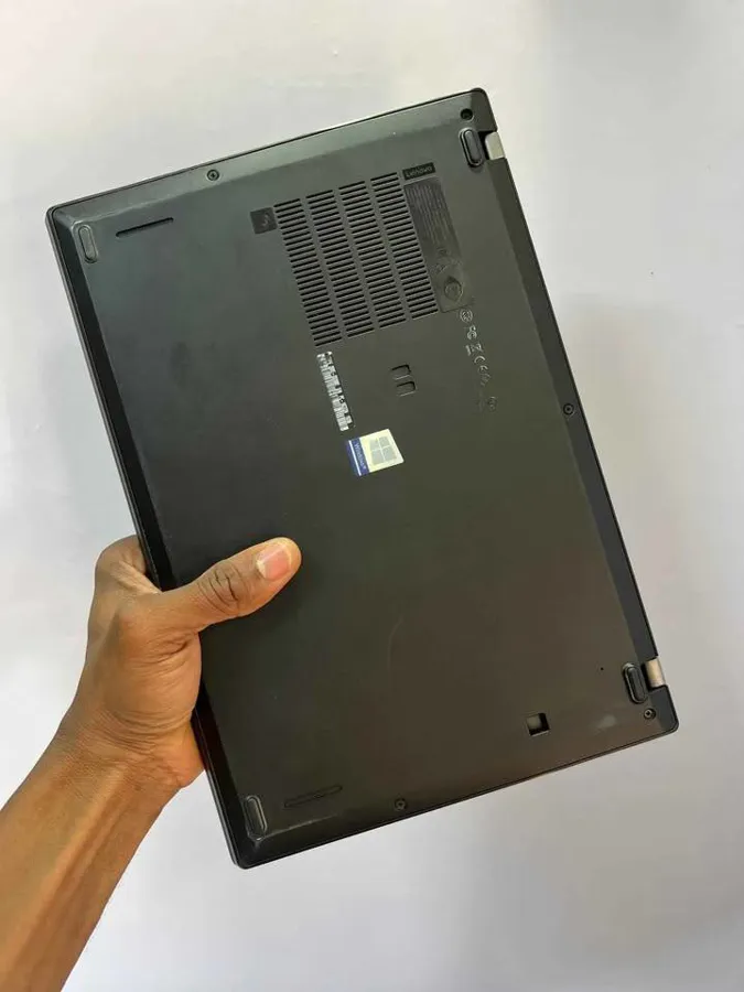 Lenovo ThinkPad x280 (image 2)