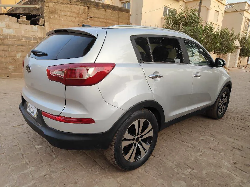 KIA SPORTAGE ANNÉE 2011 ESSENCE AUTOMATIQUE (image 5)