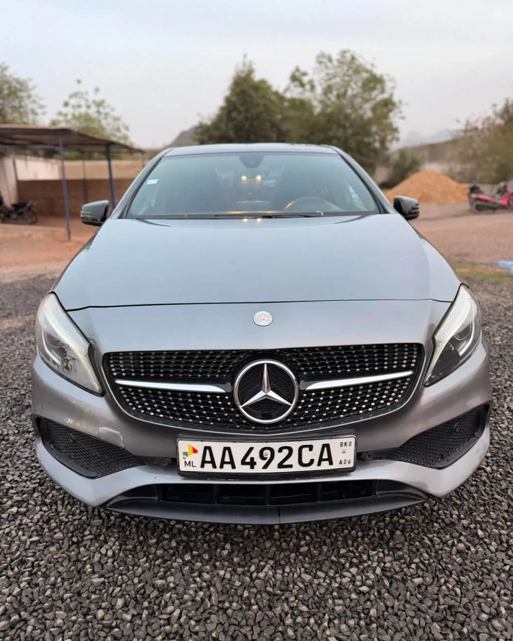 MERCEDES A 180 ANNEE 2016