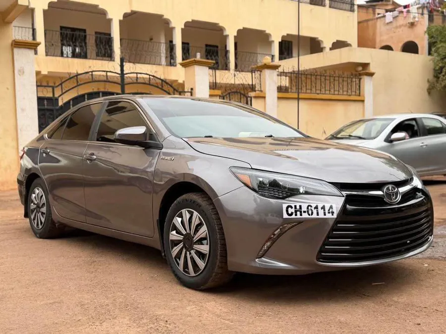 Toyota Camry LE Hybride 2016 (image 3)