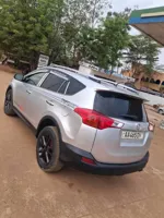 Toyota rav4 2014 très propre (thumb image 4)
